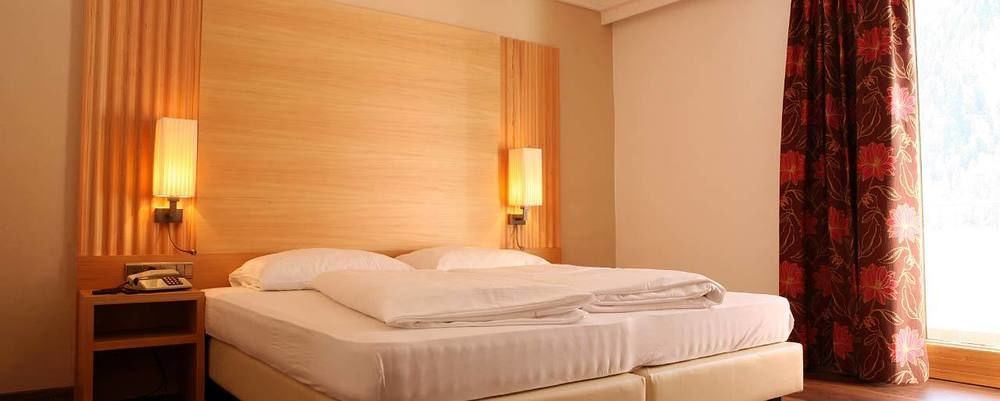 Hotel Cristallo Solda Luaran gambar