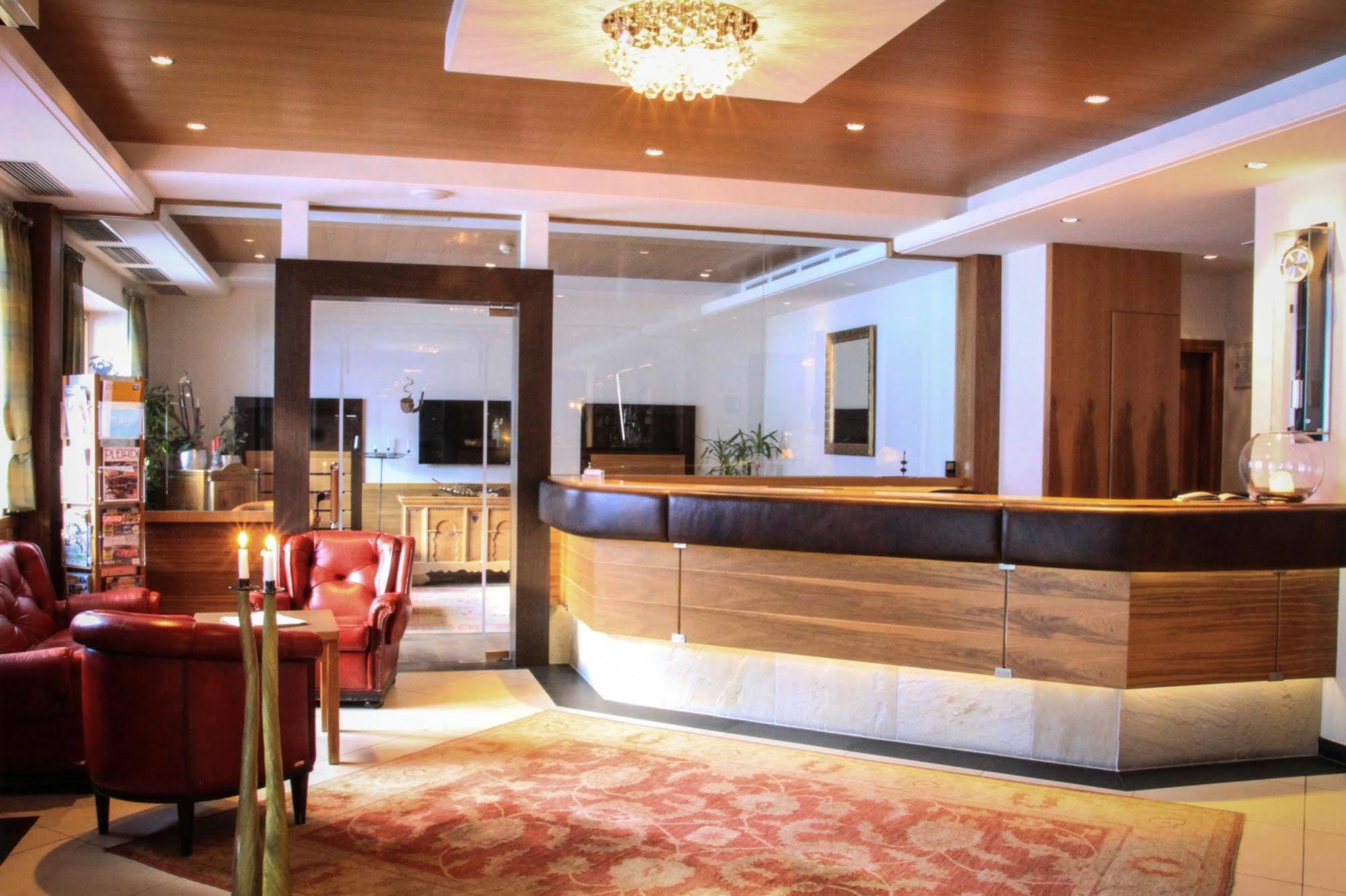Hotel Cristallo Solda Luaran gambar